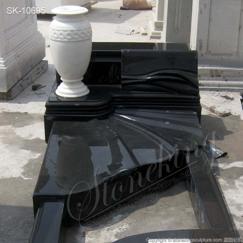 Custom Design Granite Memorial of Black Granite Gravestone with Kerbs and Vase for sale 